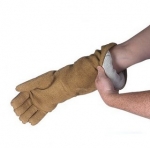 18'' Qualatherm Thermal Protection Gloves Dry Handling to 1,400F 1 Pair One Size Only - Universal Large